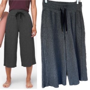 Lululemon Retreat Yourself Cropped  pants Heathered Core Dark Grey Size 4